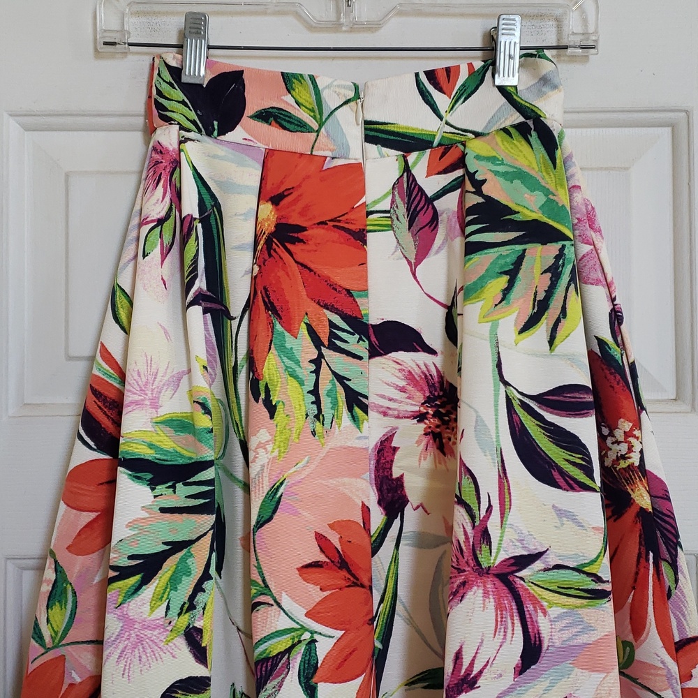 ELIZA J Floral Maxi Skirt in White with Red & Pink Blooms SIZE 0 - Picture 12 of 16